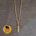 Colar com Punhal